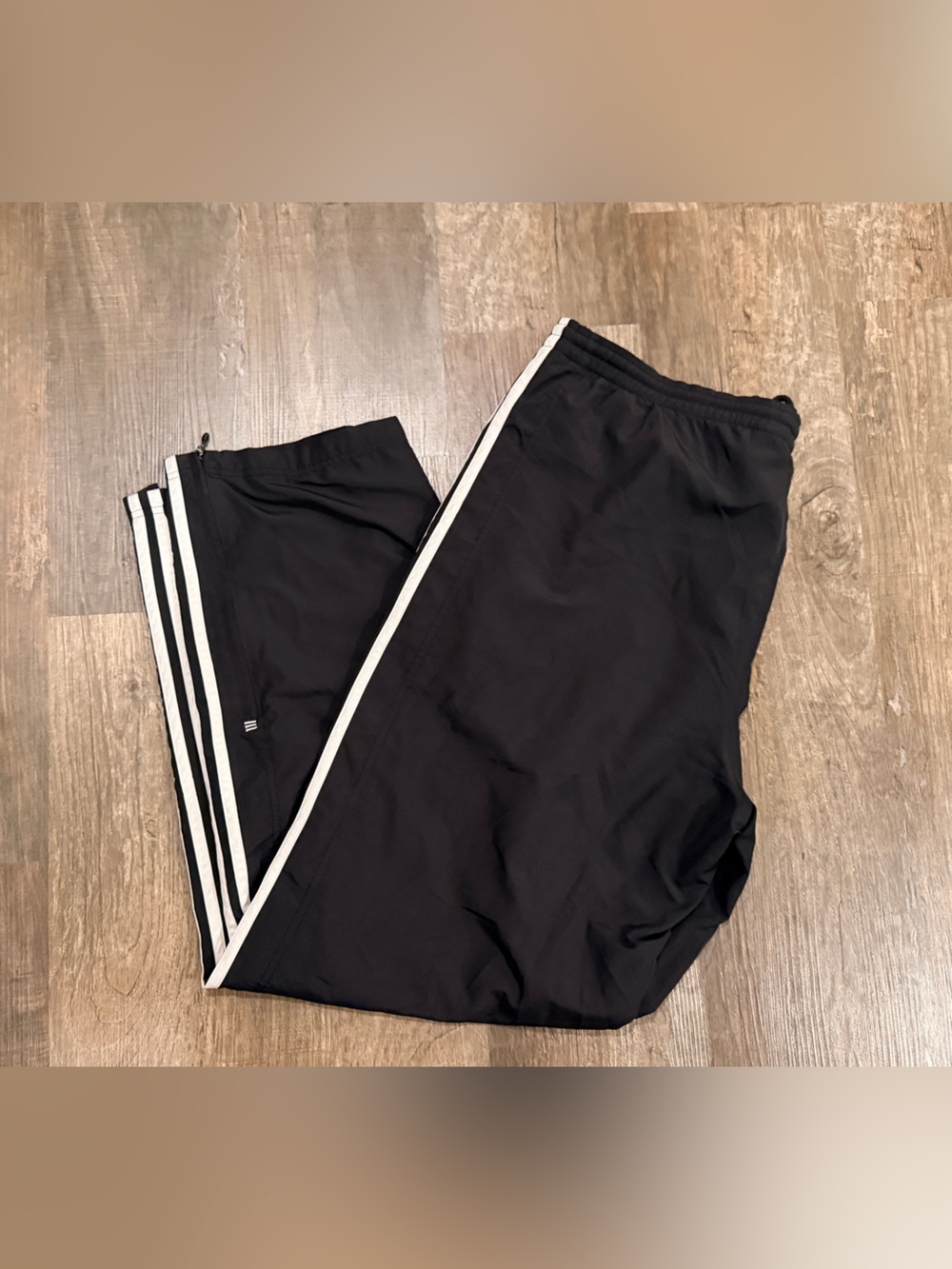 Vintage Y2K Adidas men’s windbreaker pants